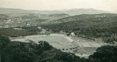 牡丹峰から見下ろした戦前の競技場 牡丹峰から見下ろした戦前の競技場