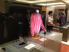 生前最後の祈祷時の服(クリックで拡大表示) 生前最後の祈祷時の服